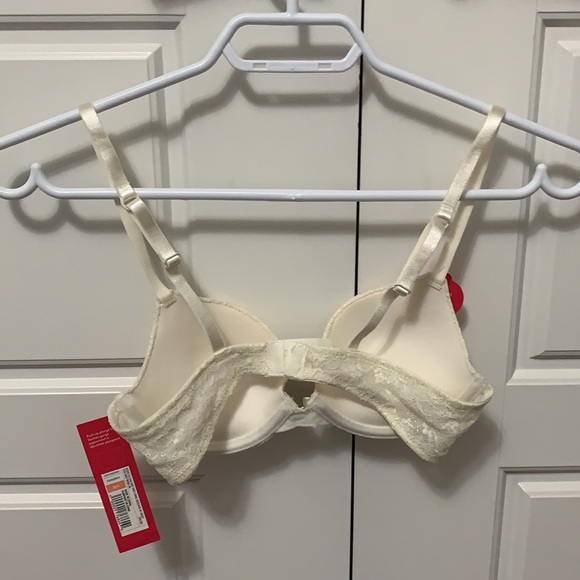BNWT Lace cream push up bra - Picture 2 of 4